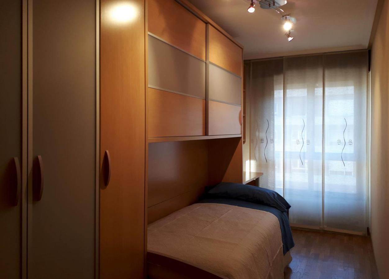Castelao Apartment Oviedo Bagian luar foto